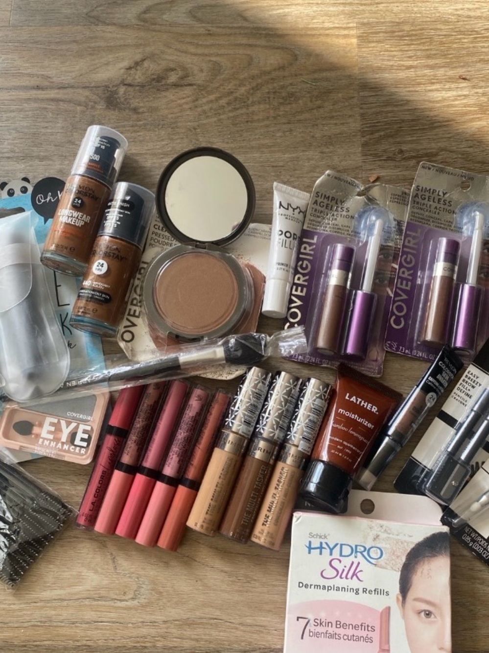 Mixed Makeup Set in Brown and Neutral Tones